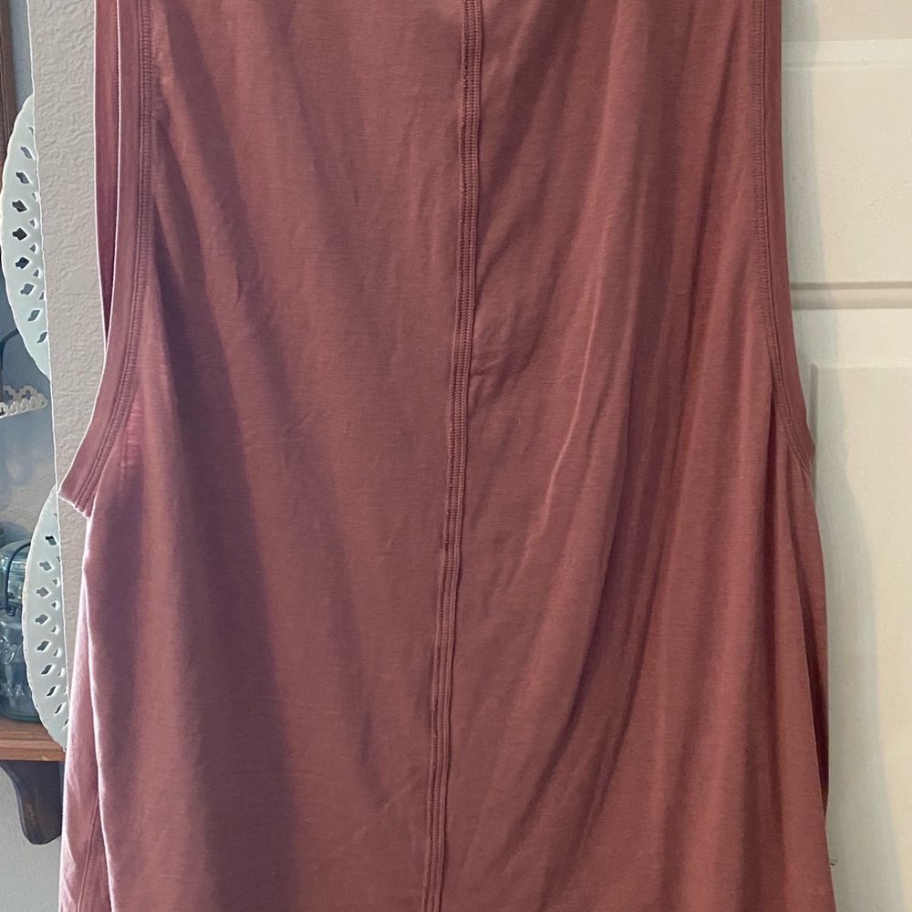 Lululemon top - Picture 3 of 3